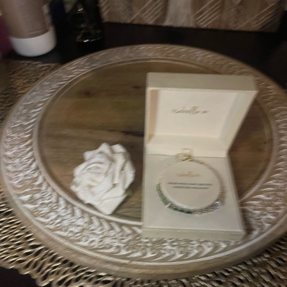 Gold tone brass cubic zirconia and emerald slider bracelet - Picture 2 of 6